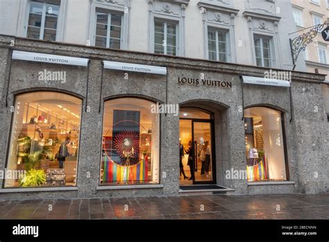 Louis Vuitton Salzbourg Öffnungszeiten in Salzburg, Alter Markt .